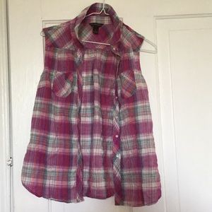 Women’s Small plaid sleeveless button down shirt